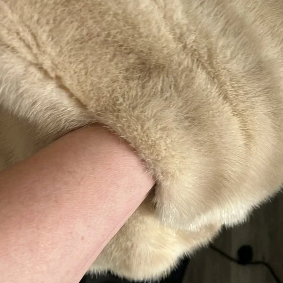 Flemington Furs Vintage Blonde Mink Fur Wrap Stole Shawl 1960s/1970s pockets - Picture 9 of 9